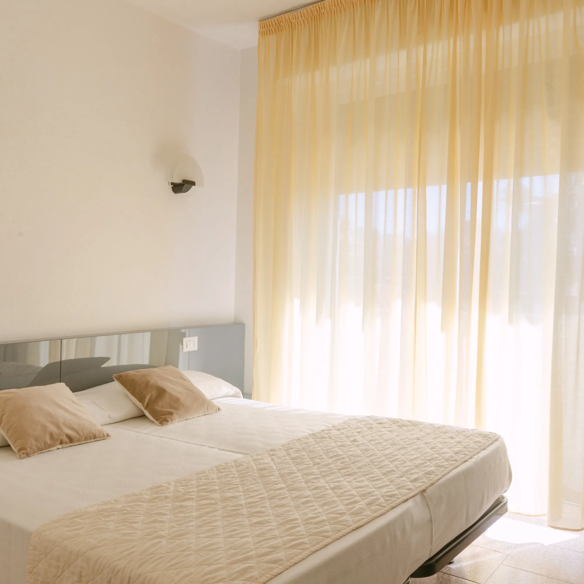 Hotel-Residence-La-Palma-Camera-Classic-con-Balcone-152-01-quadrata