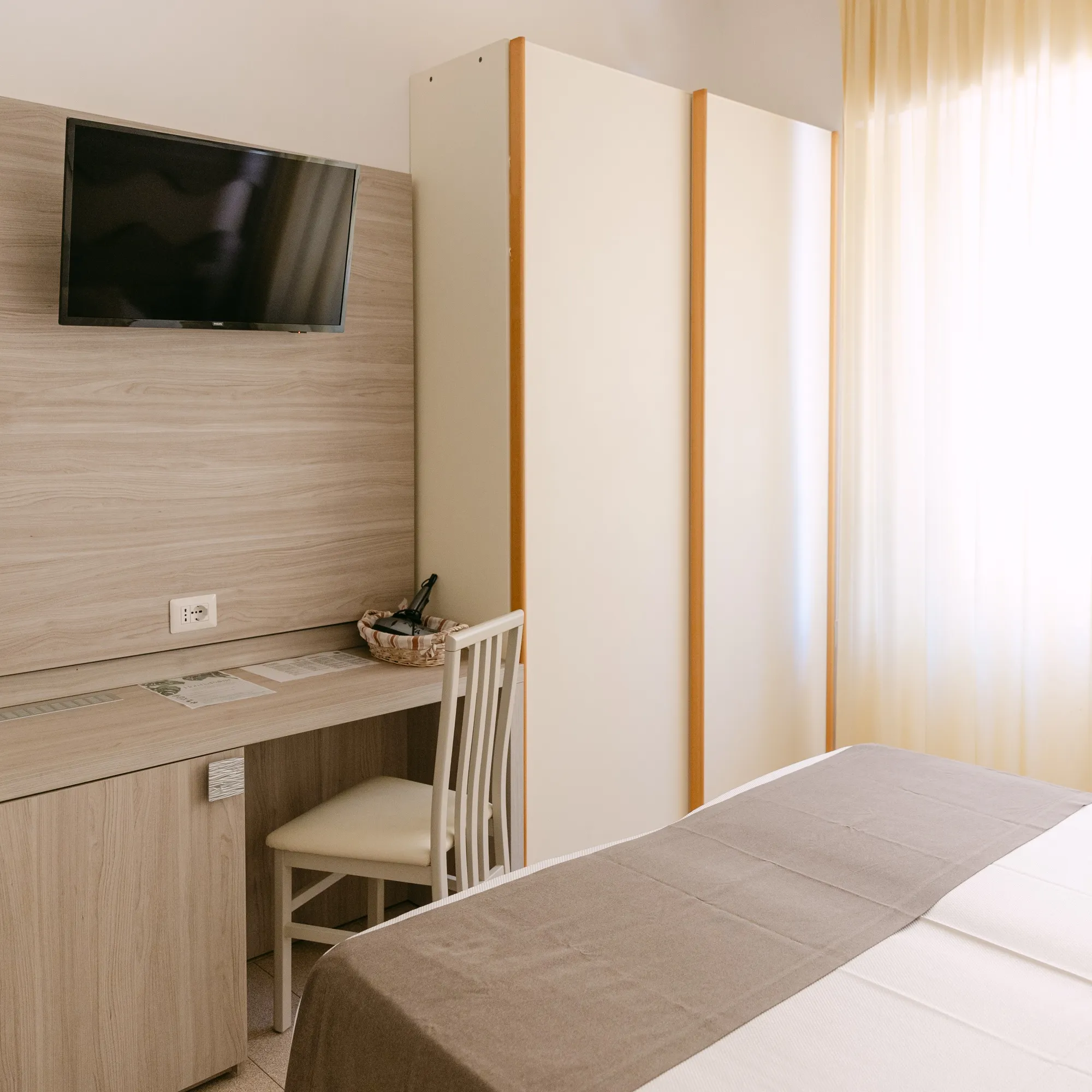 Hotel-Residence-La-Palma-Camera-Tripla-Standard-111-09-quadrata